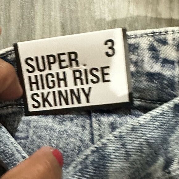 ALMOST FAMOUS JEANS SIZE 3 - Picture 4 of 8